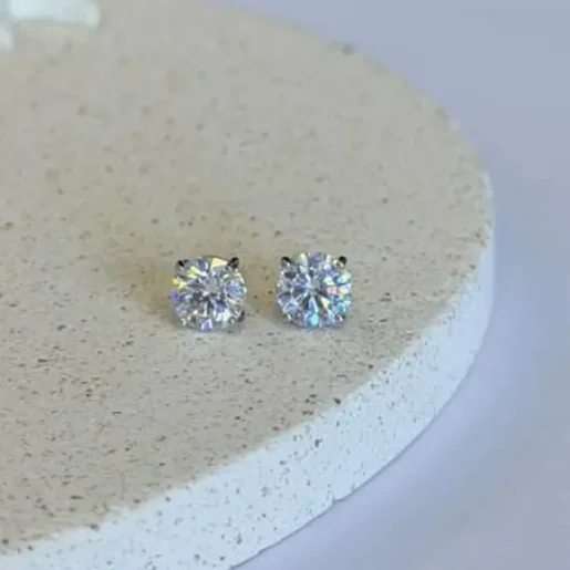 BRINCO MOISSANITE PONTO DE LUZ  5MM 0,5CT PRATA 925