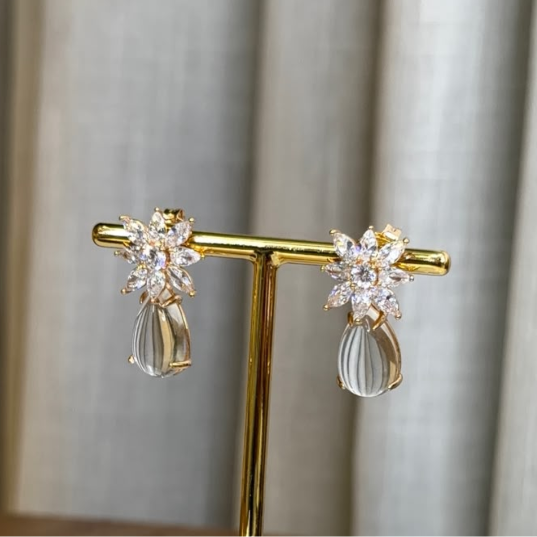 BRINCO FLOR E GOTA DE CRISTAL