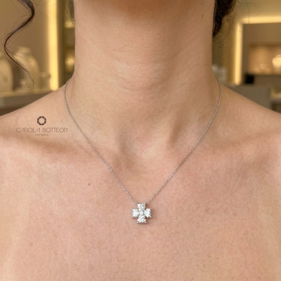 COLAR TREVO MOISSANITE